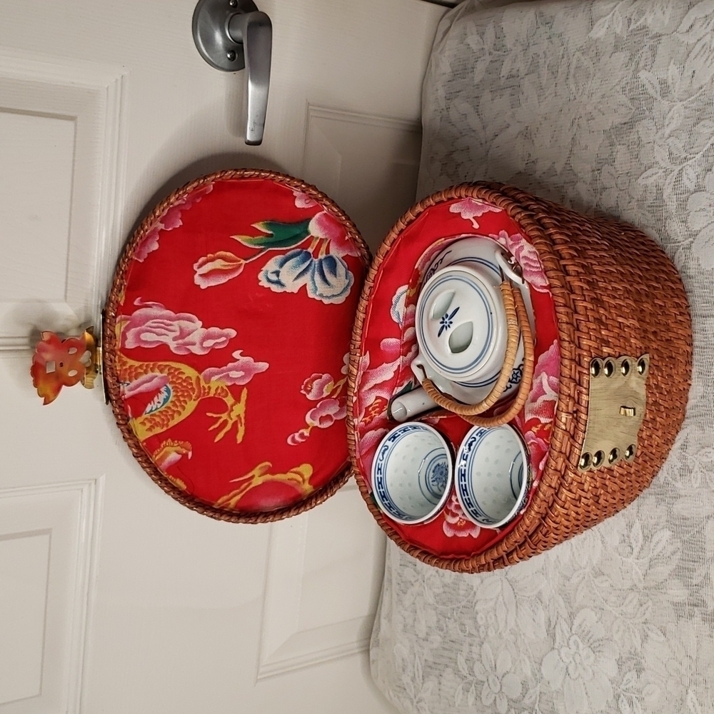 Vintage tea set in basket made in China